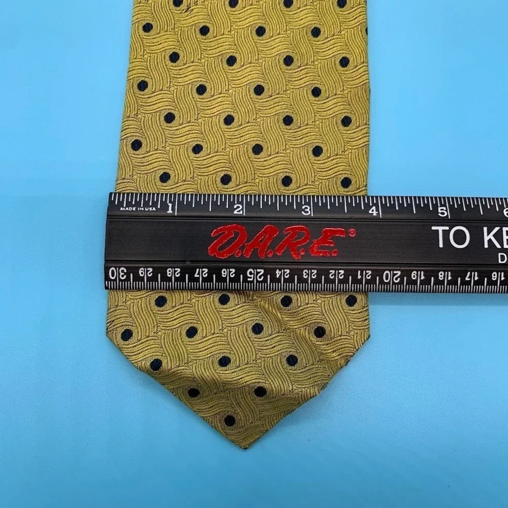 Vintage Bachrach Gold Polka Dot Patterned Men's Classic‎ Silk Neck Tie